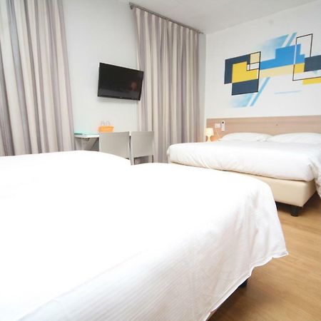Anton&Art Hotel Lake Como Buitenkant foto