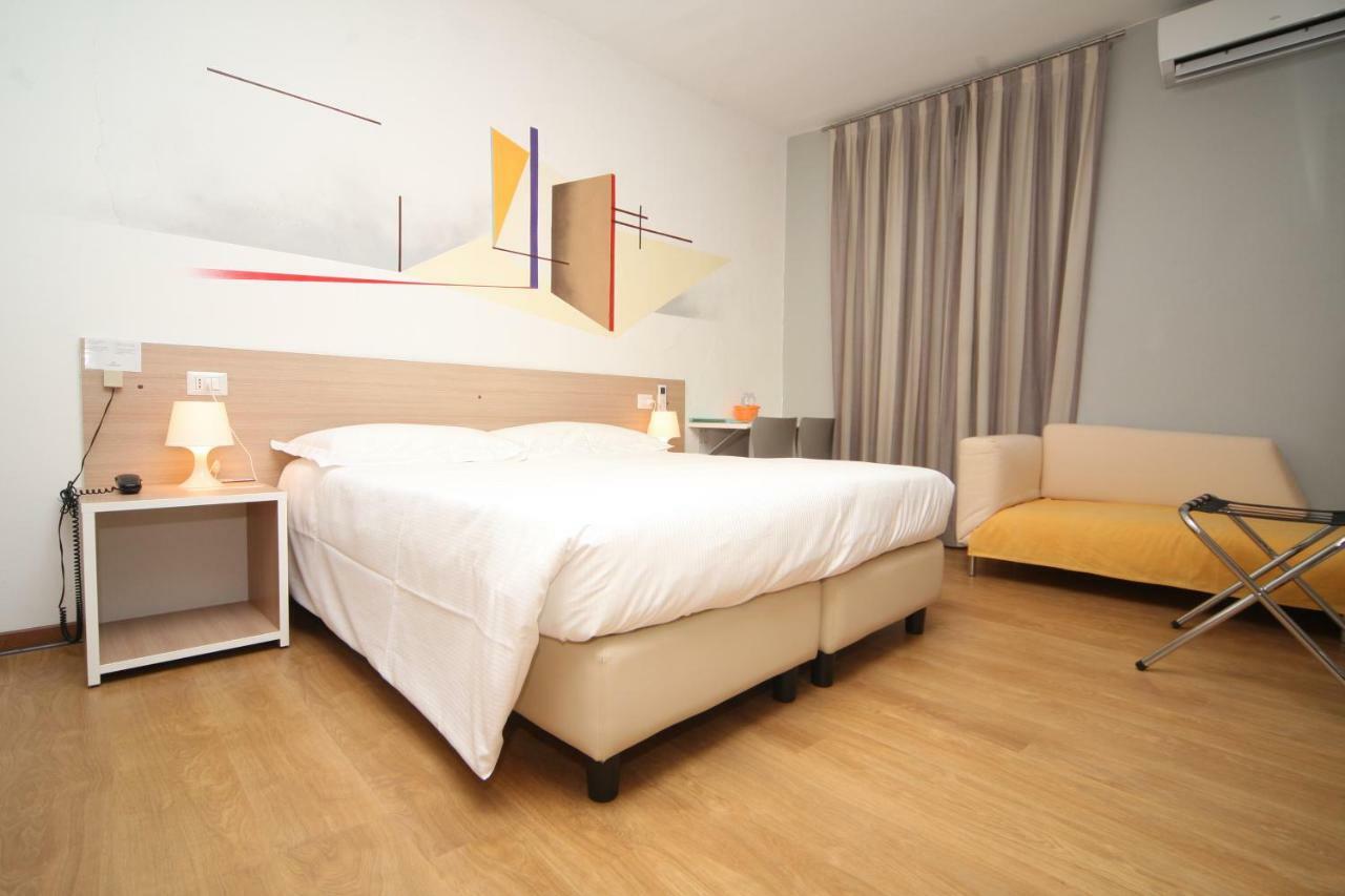 Anton&Art Hotel Lake Como Buitenkant foto