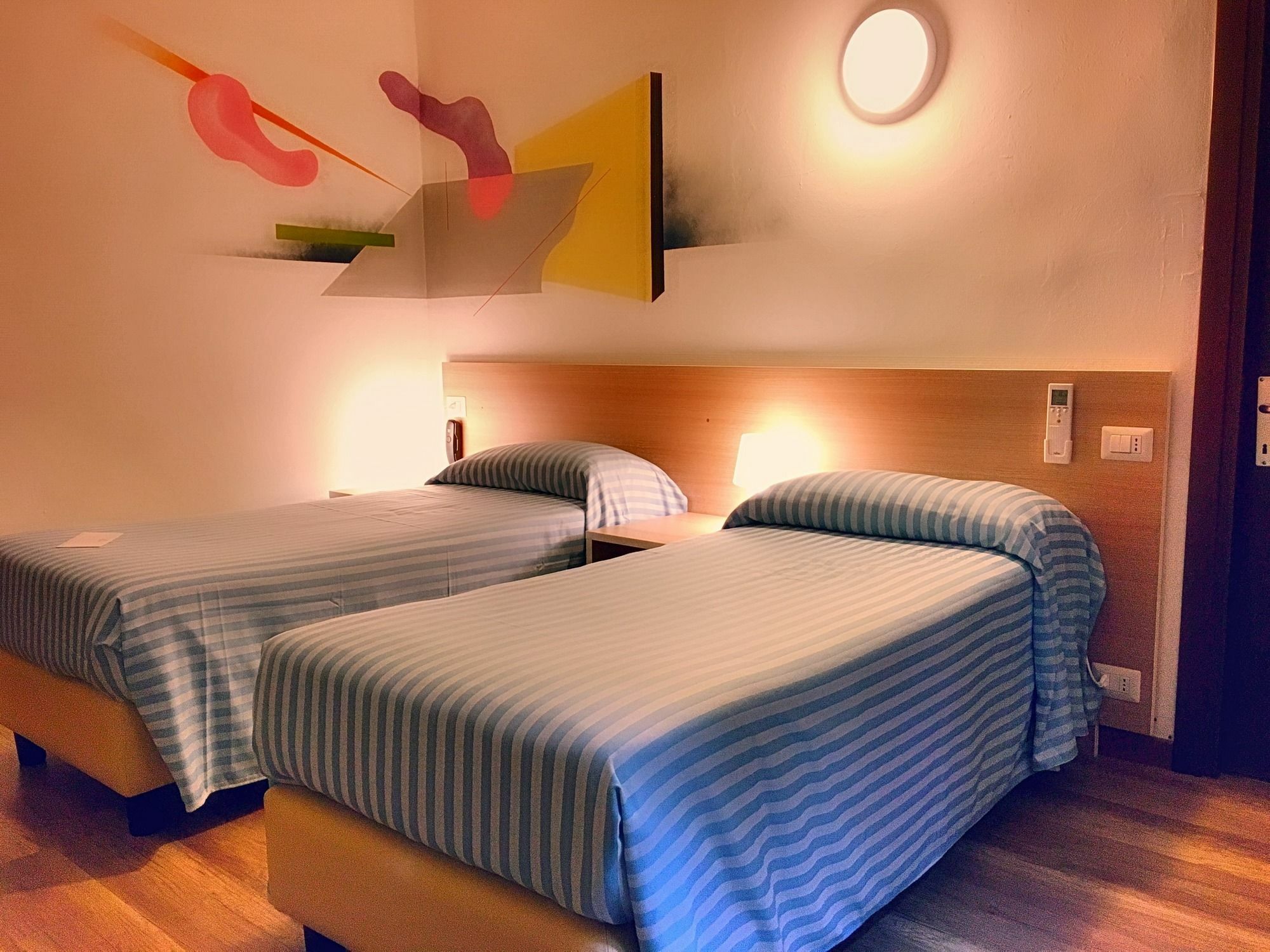 Anton&Art Hotel Lake Como Buitenkant foto