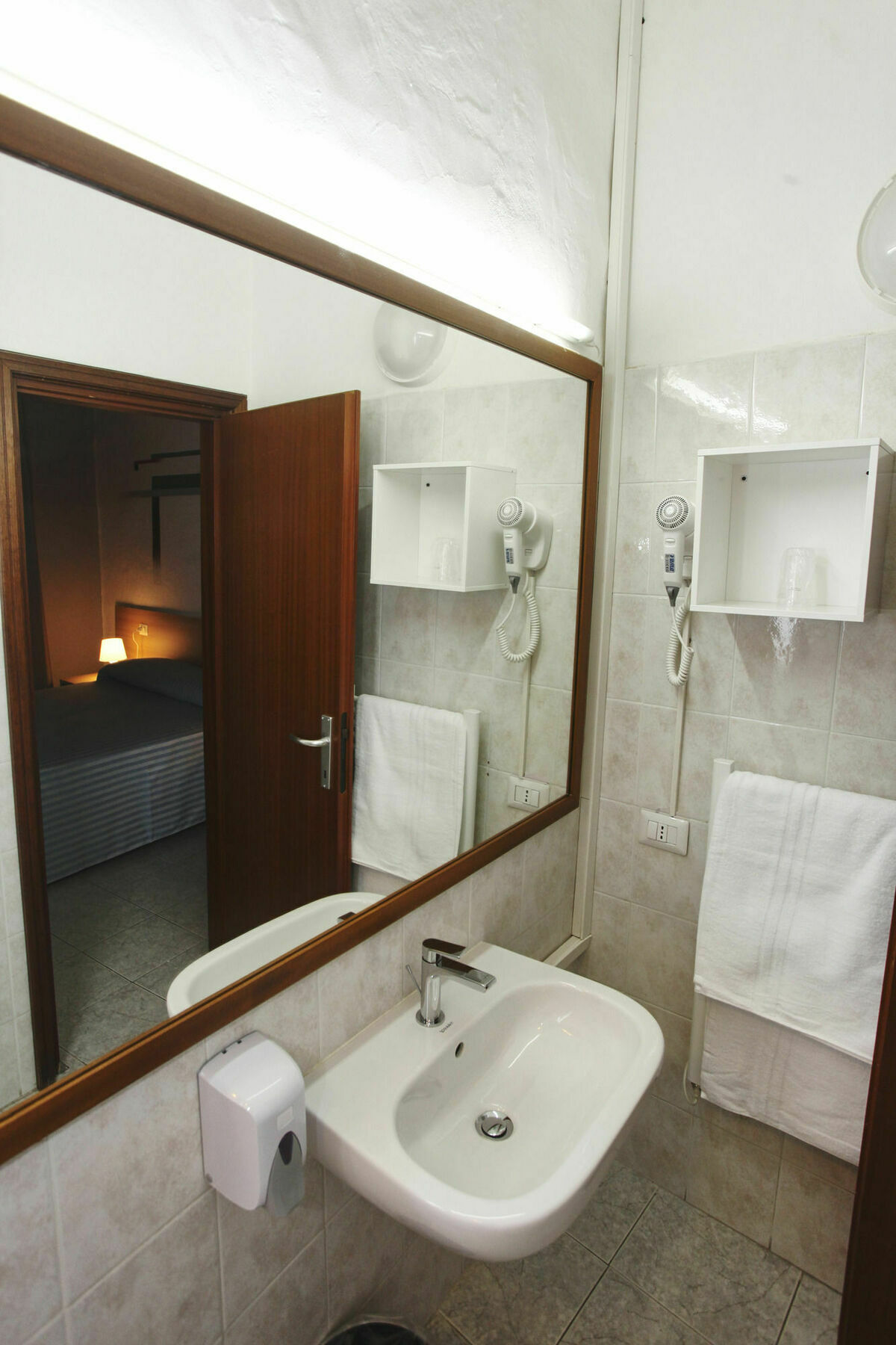 Anton&Art Hotel Lake Como Buitenkant foto